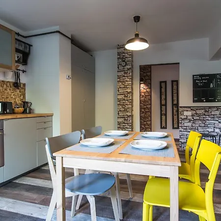Rent In Apartament