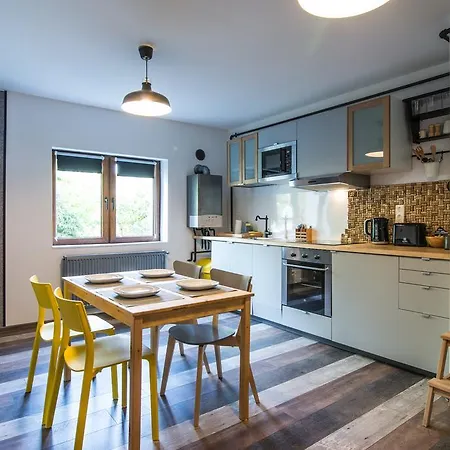 Rent In Apartment *